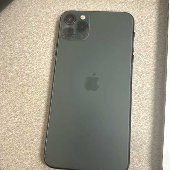 iPhone black 11 Pro Max 64g unlocked